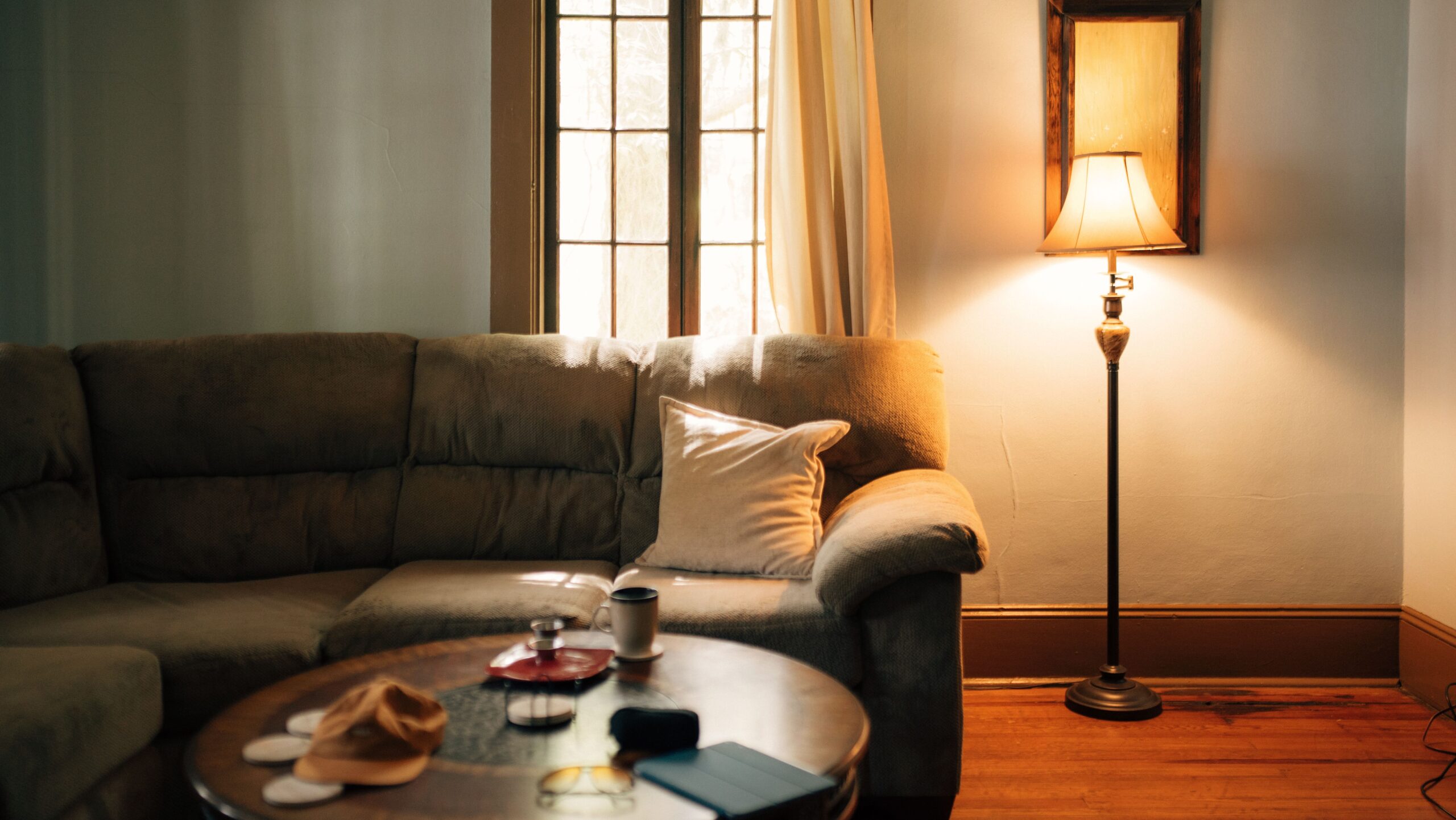 10 Budget-Friendly Ways to Cozy Up Your Living Room